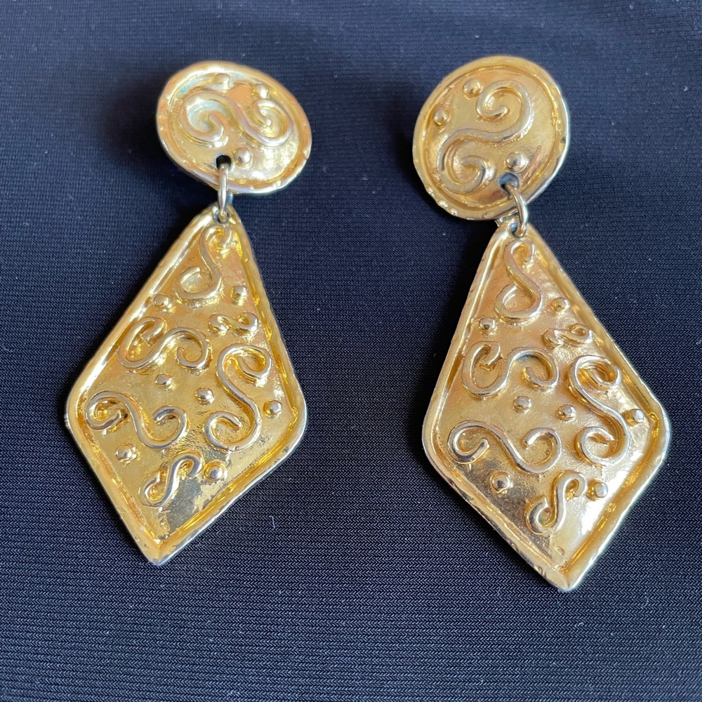 Vintage 80s Gold Tone Decorative Design Bold Clip Earrings 3”